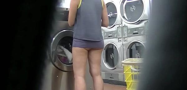 trendsHelena Price Public Laundry Upskirt Flashing Tease! Exhibitionist MILF Vs College Voyeur at the laundry! (Part2)